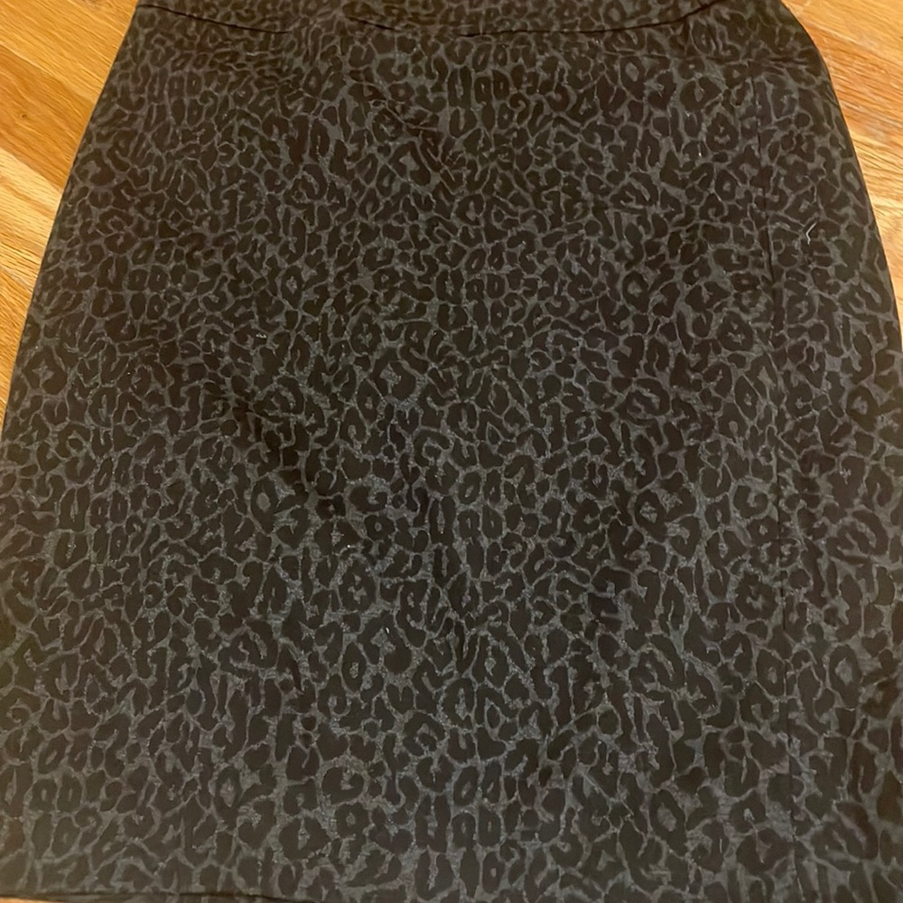 Loft grey and black animal print skirt